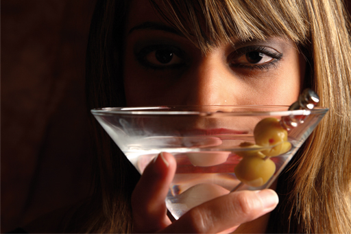 Woman drinking alcohol_s.jpg